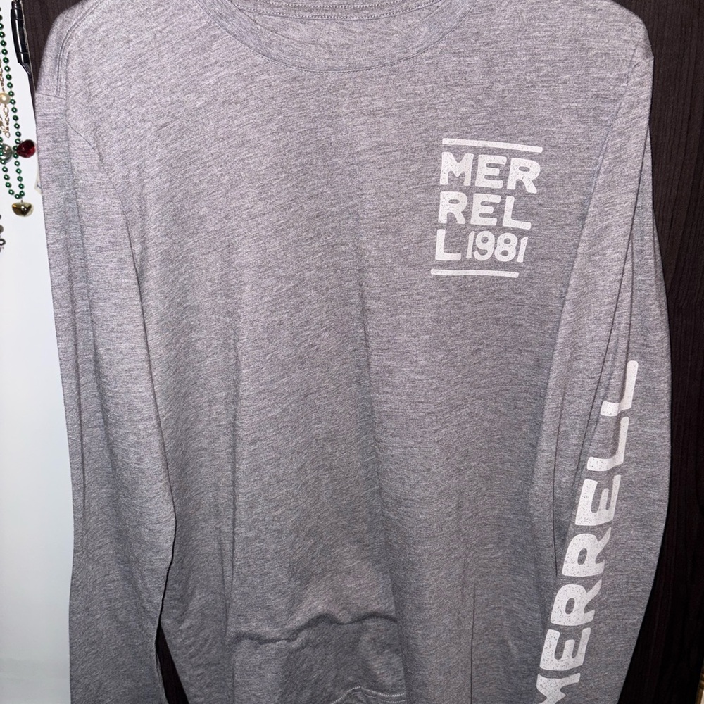 Merrell Men’s Long Sleeve Heather Gray Logo Tee with Sleeve Print
